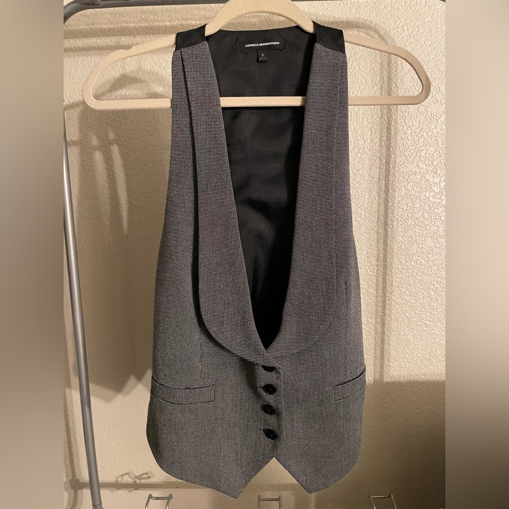 Express Blazer Vest, Size 12. Fits max bust size 34.